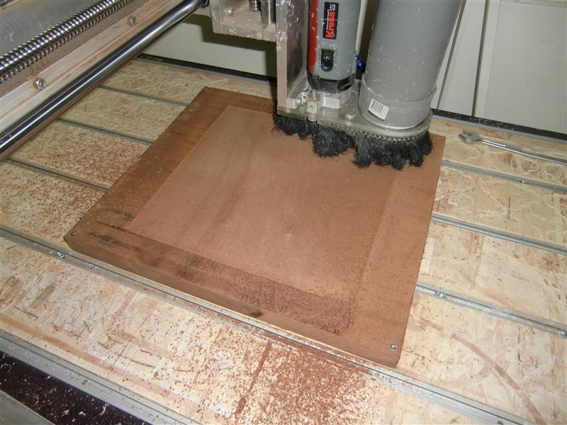 Een origineel pensioen geschenk van hout. RoboCNC